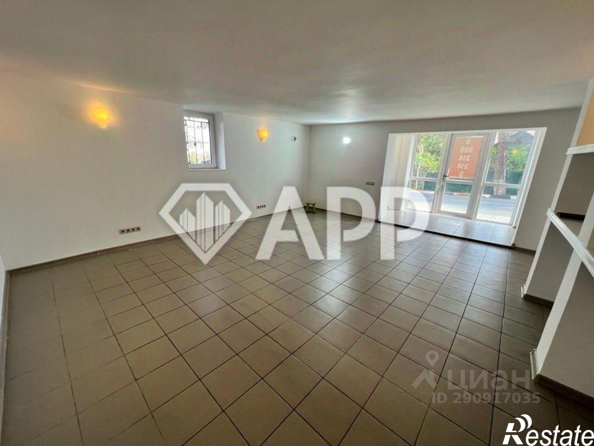 Купить торговое помещение за 10 876 900 рублей на Вишнёвая улица, 8