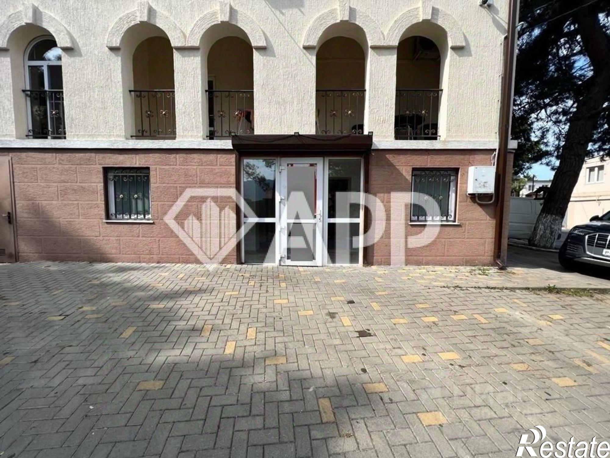 Купить торговое помещение за 10 876 900 рублей на Вишнёвая улица, 8