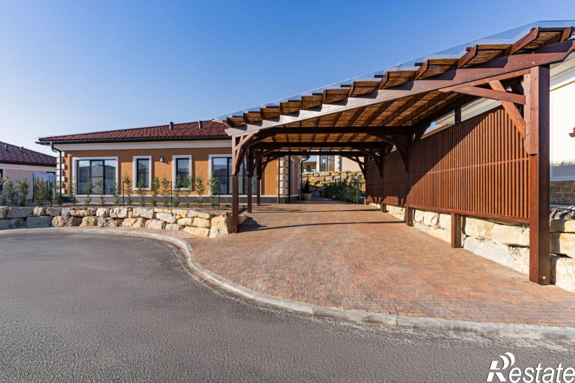 Сдать дачу, дом, коттедж за 600 000 рублей на Виноградная улица