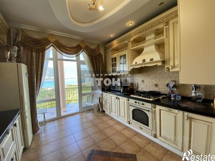 6-комн квартира ул Аэродромная, 22,  д. 22