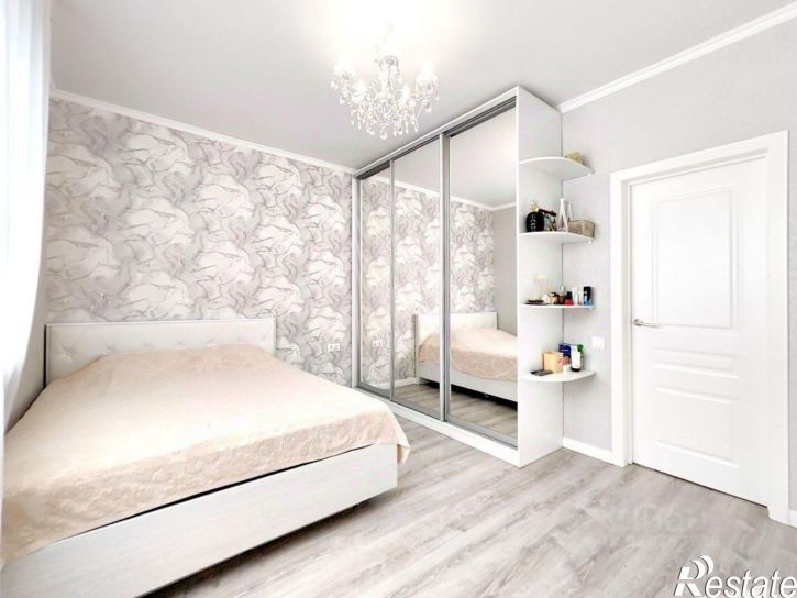 3-комн квартира улица Сурикова, 42,  д. 42