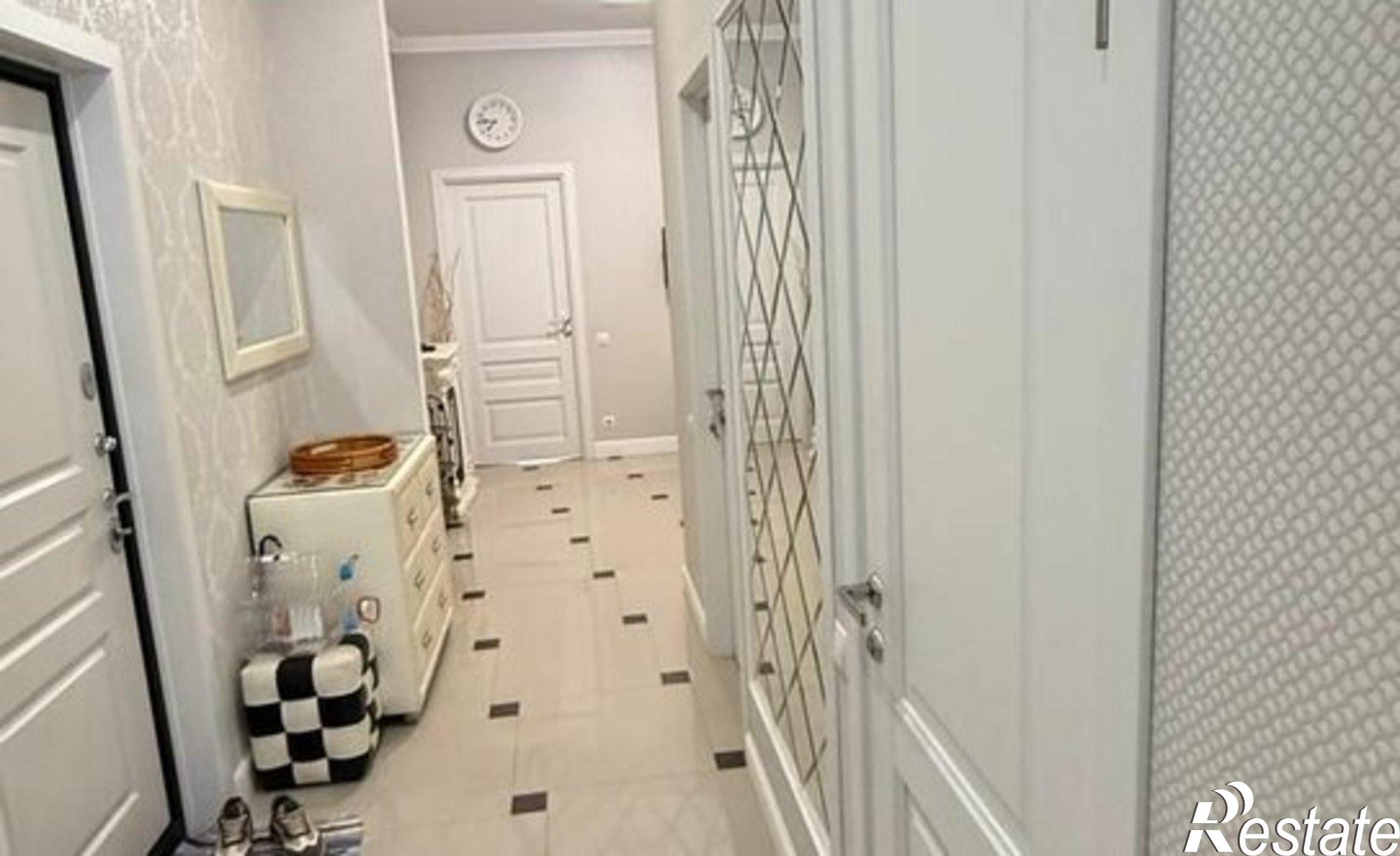 Купить квартиру за 19 300 000 рублей на Крымская улица, 22 к21