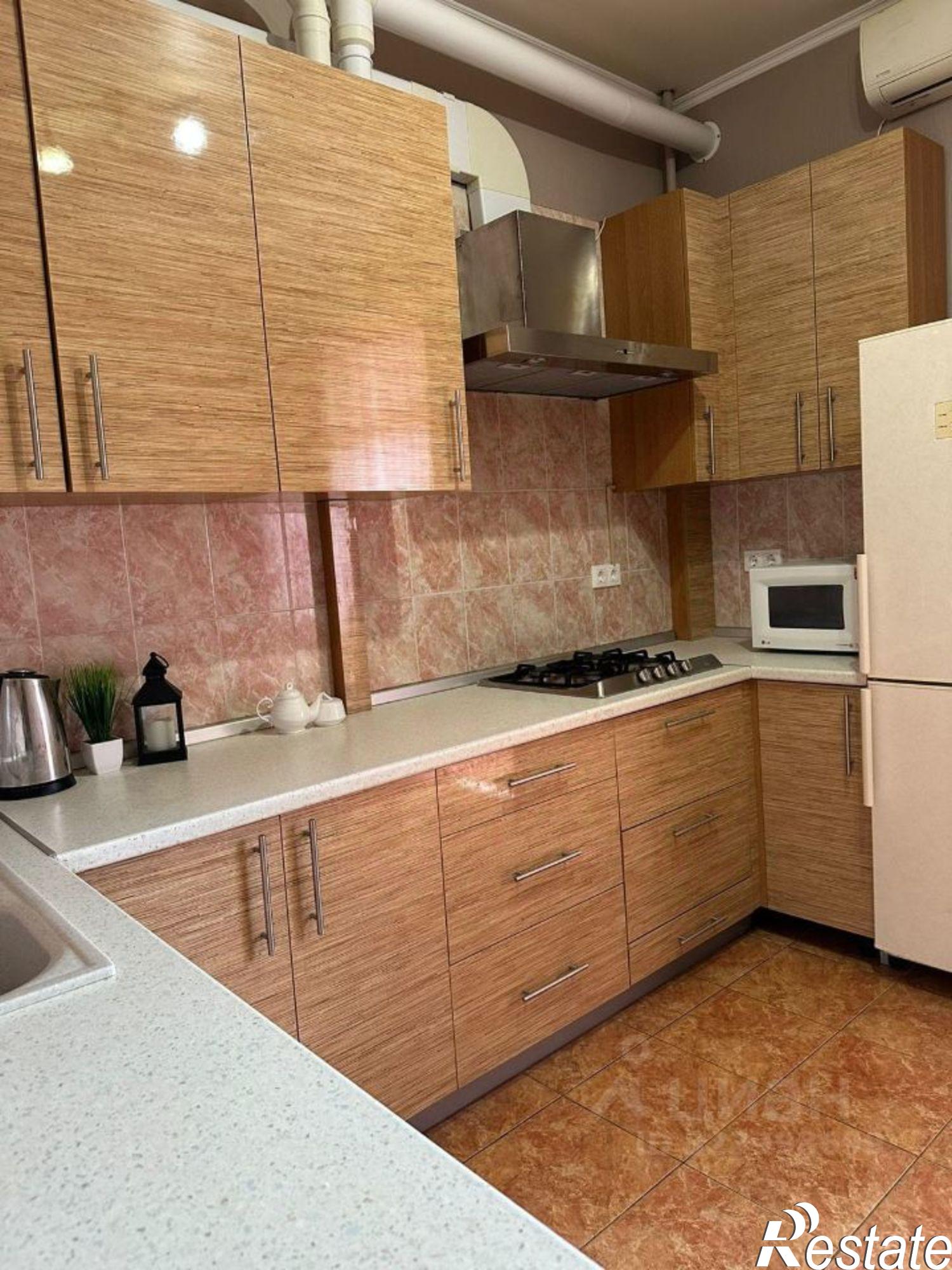 Сдать квартиру за 52 000 рублей на улица Орджоникидзе, 22