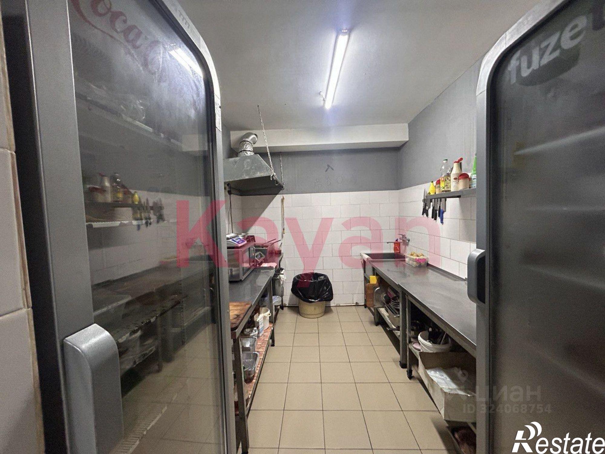 Купить торговое помещение за 3 900 000 рублей на Геленджикский проспект, 165