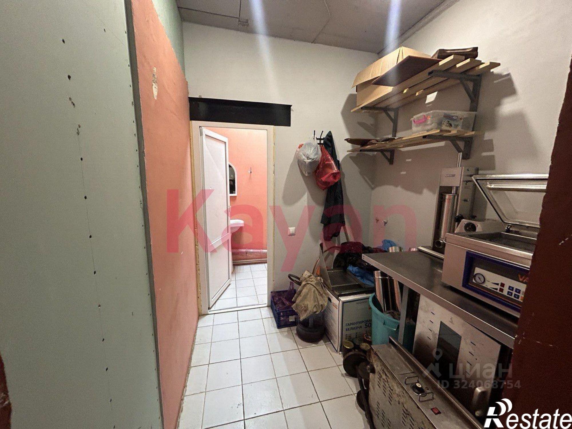 Купить торговое помещение за 3 900 000 рублей на Геленджикский проспект, 165