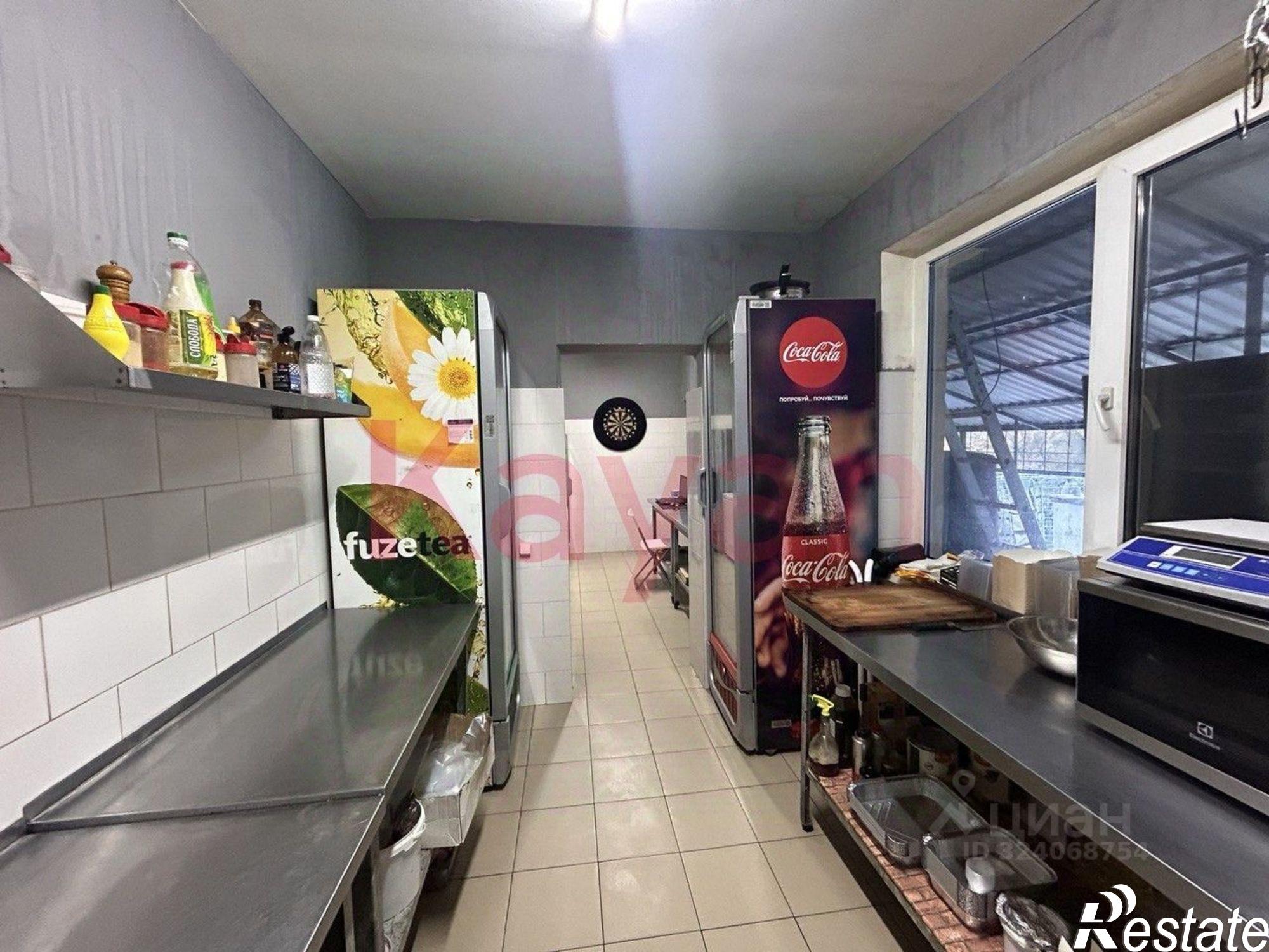 Купить торговое помещение за 3 900 000 рублей на Геленджикский проспект, 165