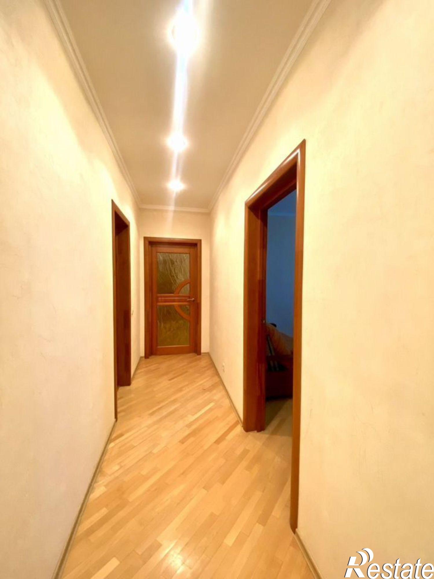 Купить квартиру за 50 000 000 рублей на ул Херсонская, 11