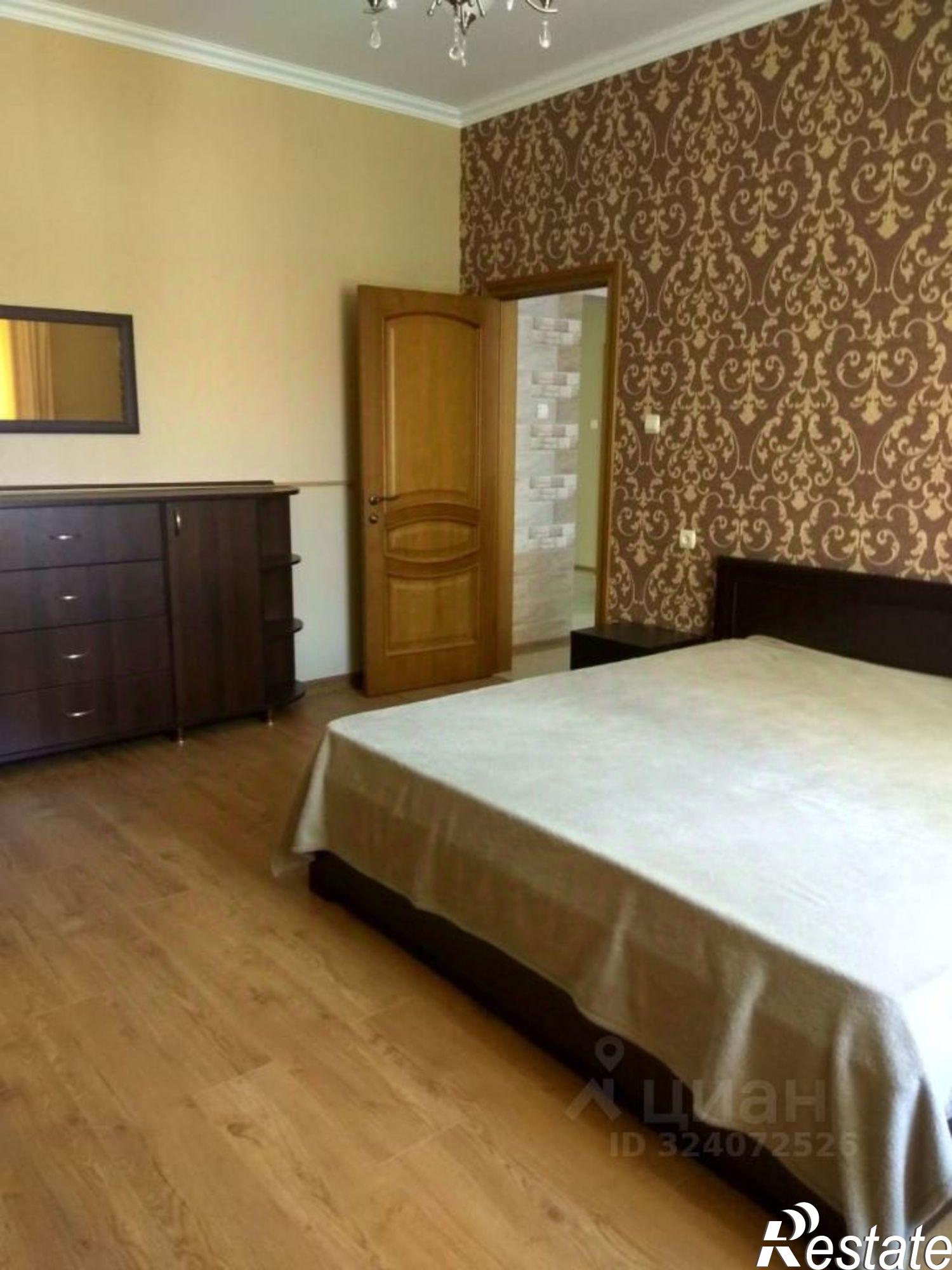 Сдать квартиру за 70 000 рублей на улица Грибоедова, 12