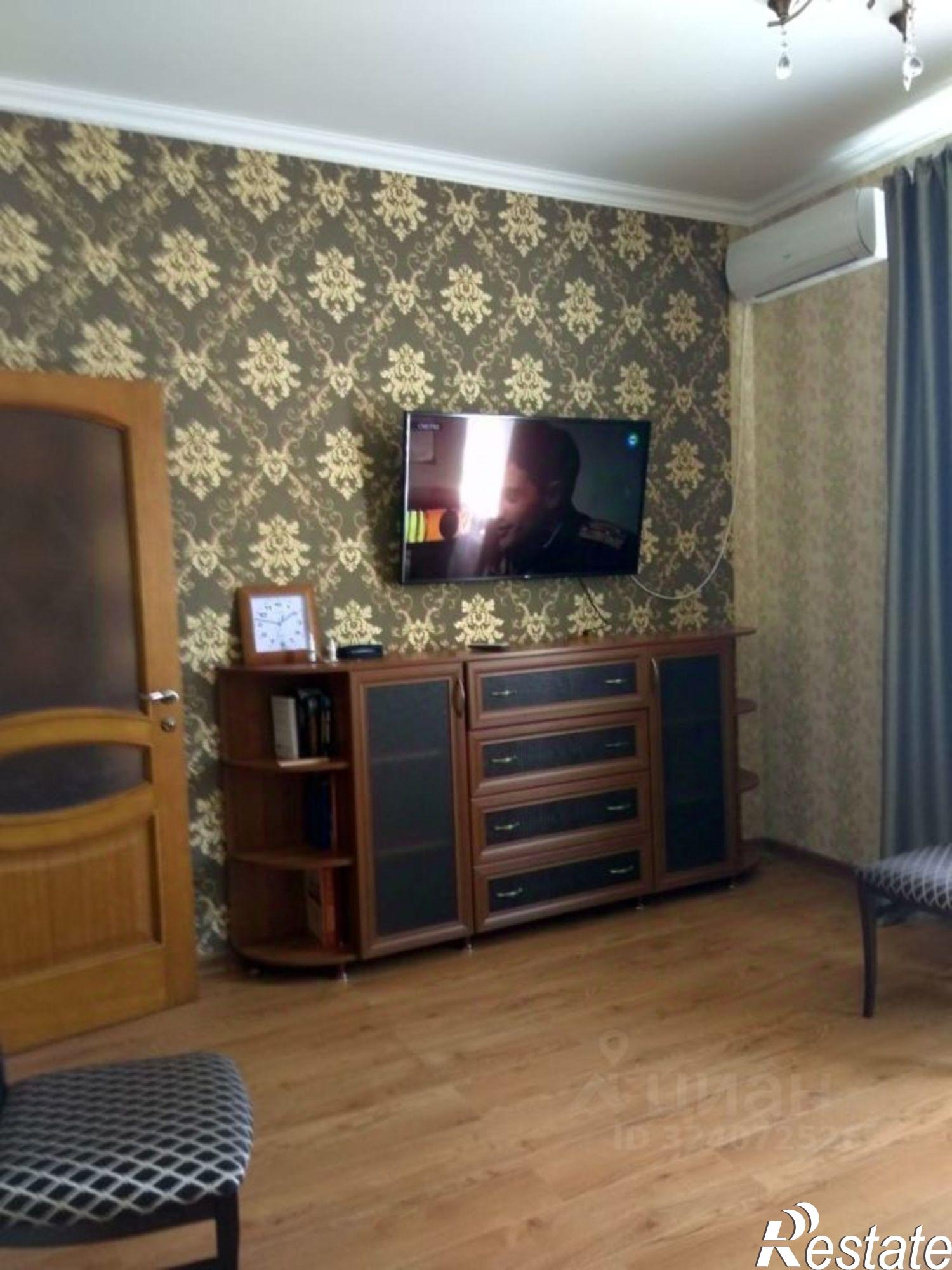 Сдать квартиру за 70 000 рублей на улица Грибоедова, 12