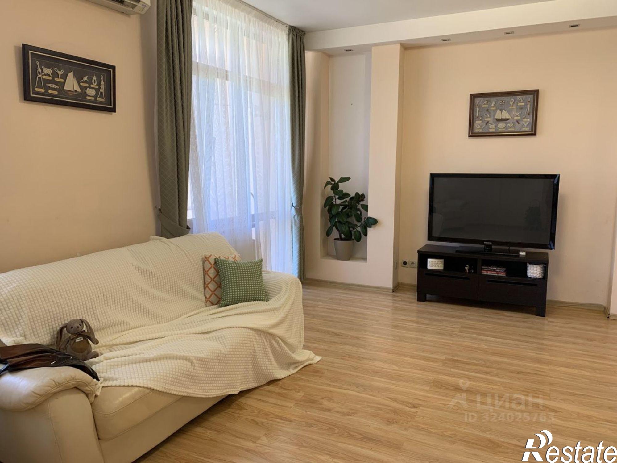 Сдать квартиру за 85 000 рублей на Геленджикский проспект, 127