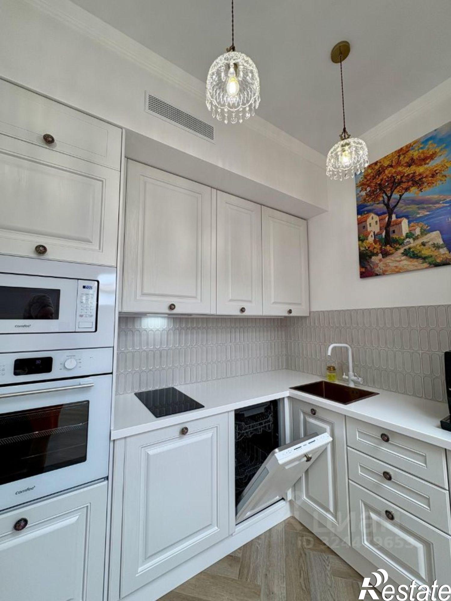 Сдать квартиру за 150 000 рублей на Крымская улица, 22 к13