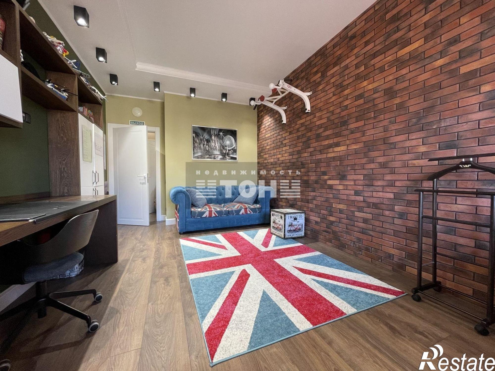 Купить квартиру за 55 000 000 рублей на Приморская, 1