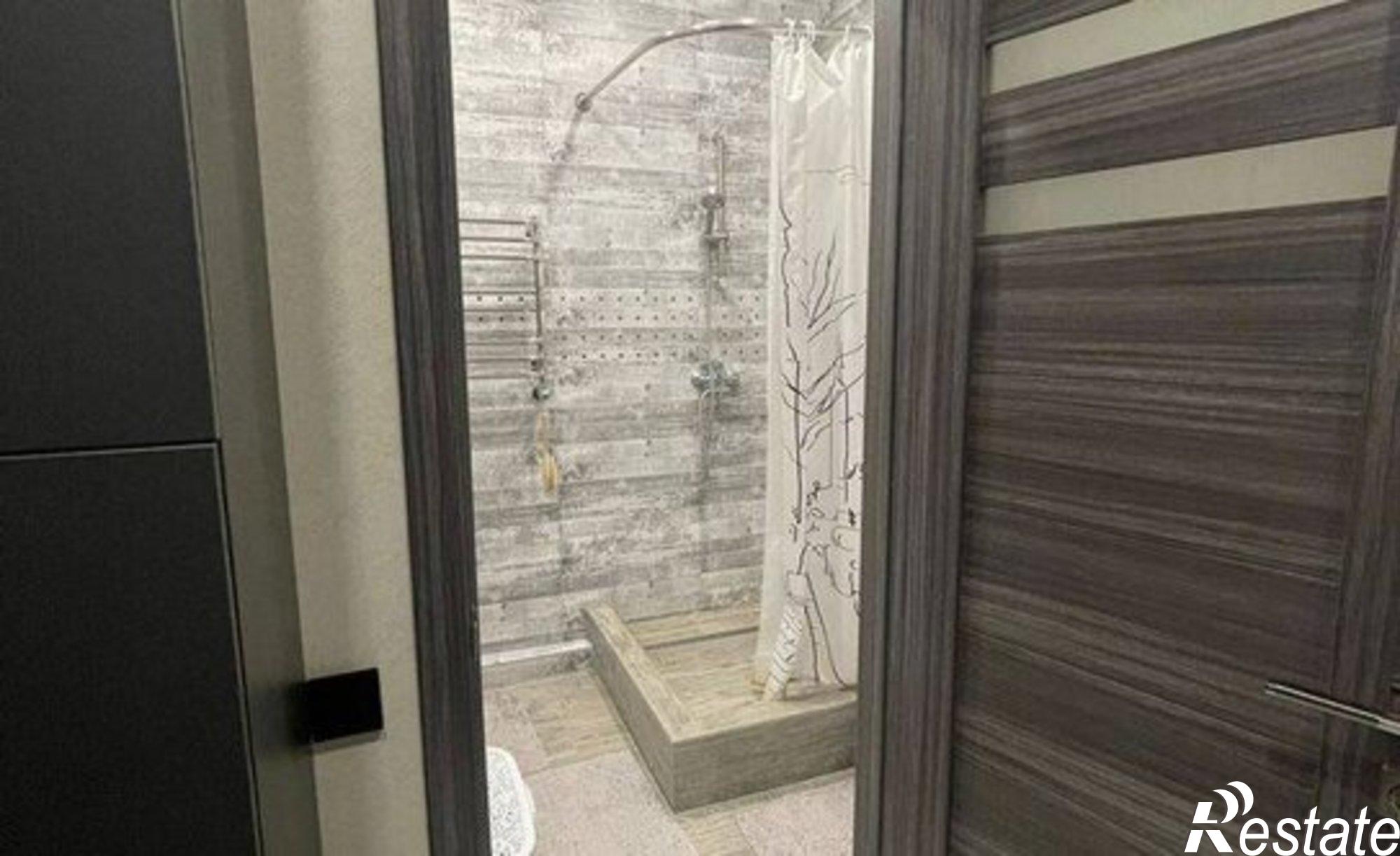 Купить квартиру за 15 000 000 рублей на ул Витебская, 12 6/1