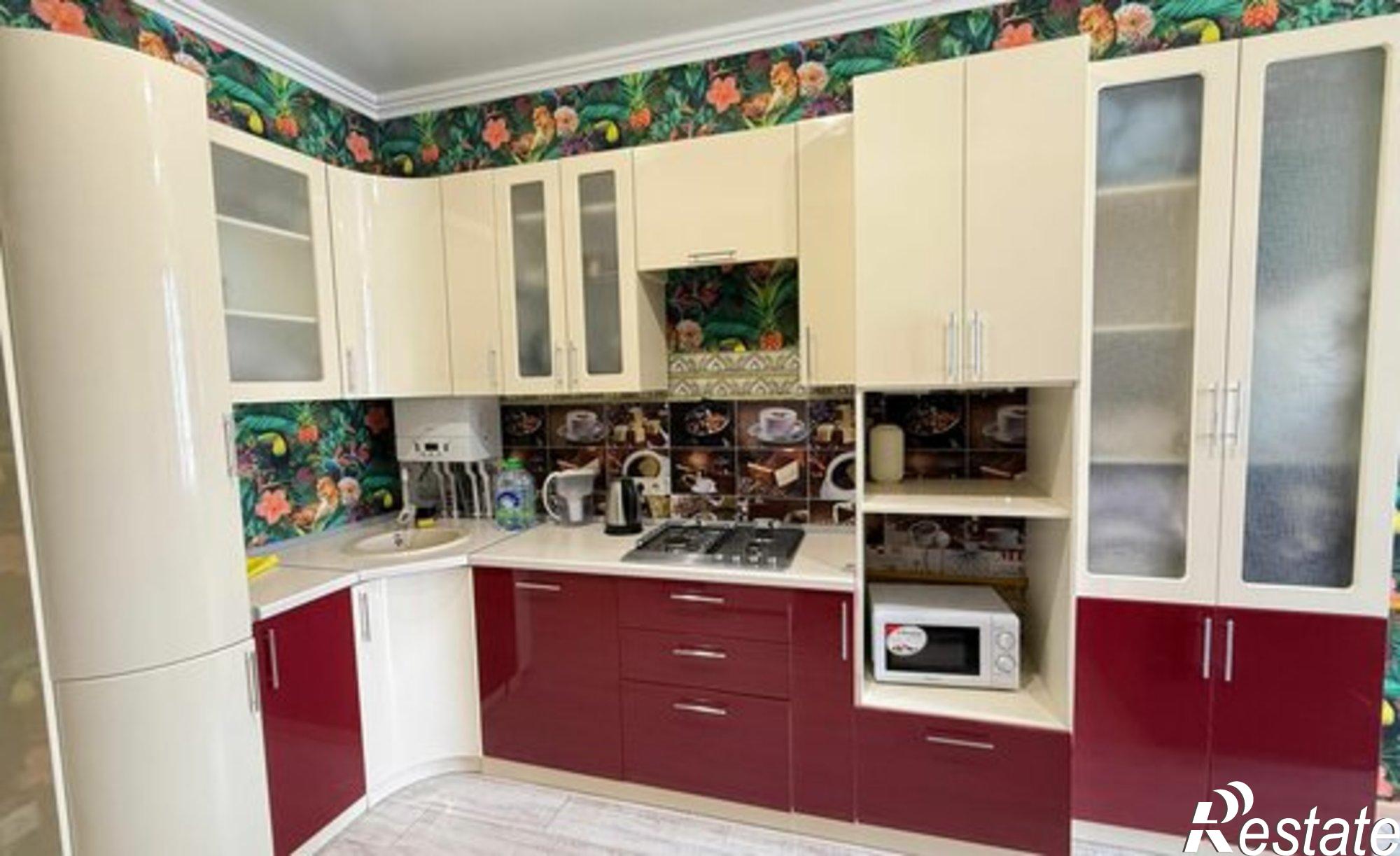 Купить квартиру за 18 000 000 рублей на Крымская улица, 22/11