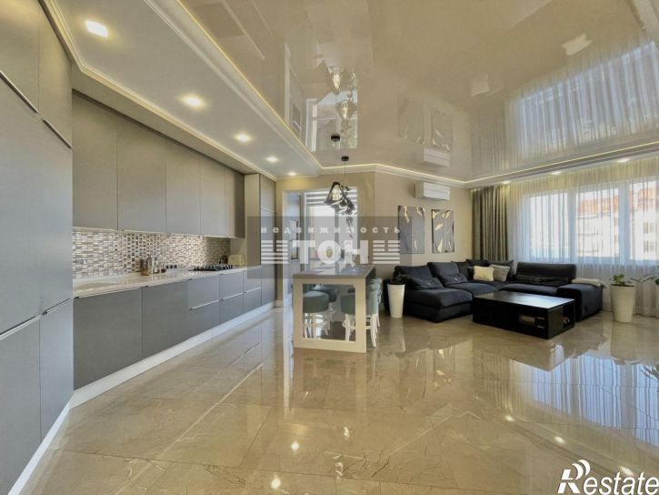 3-комн квартира Приморская, 1