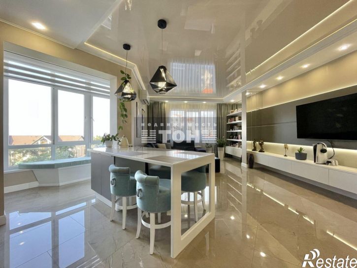 3-комн квартира Приморская, 1