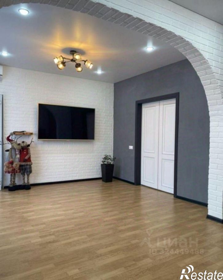 4-комн квартира улица А. Блока, 40,  д. 40