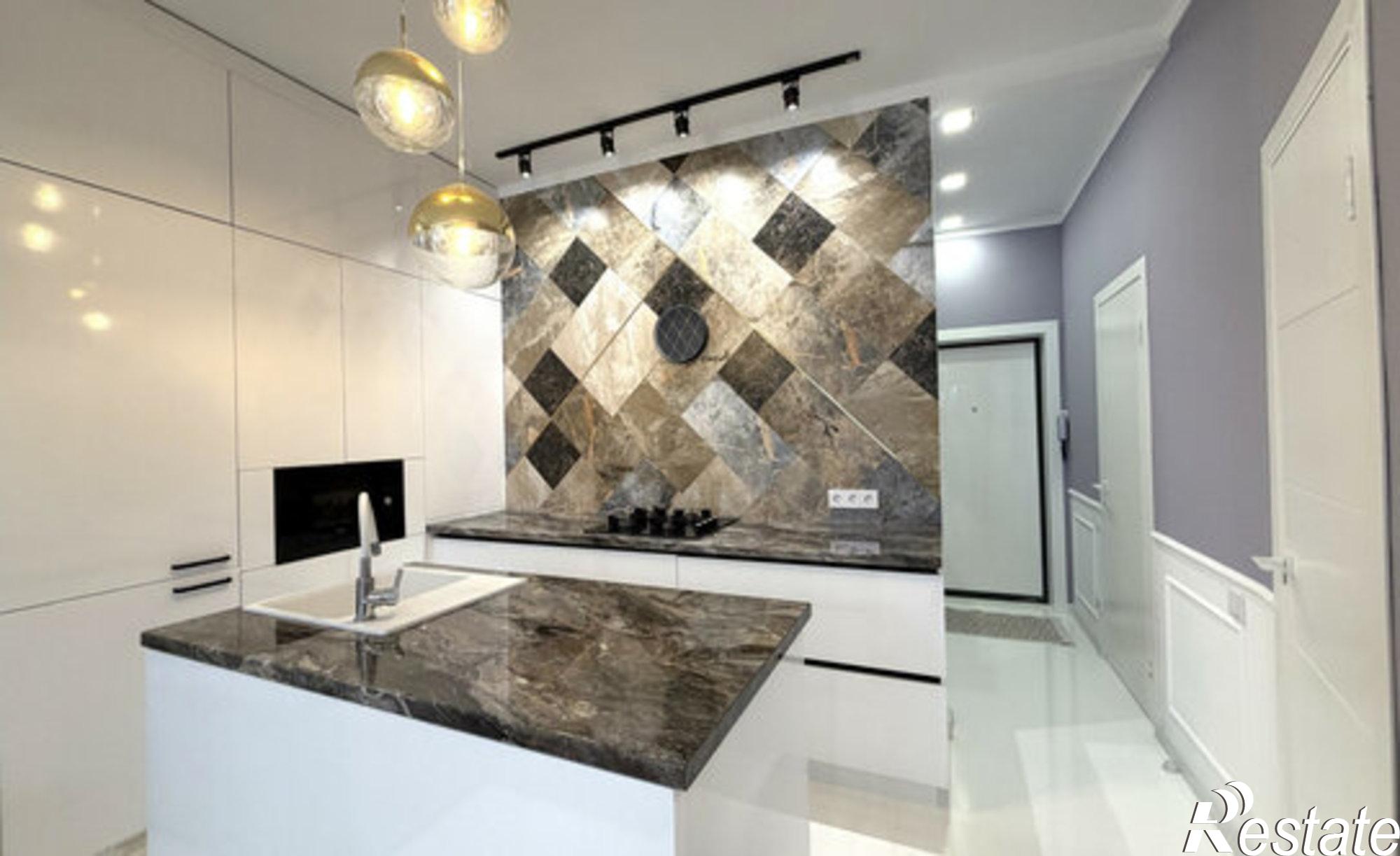 Купить квартиру за 13 000 000 рублей на Витебская улица, 12 к7