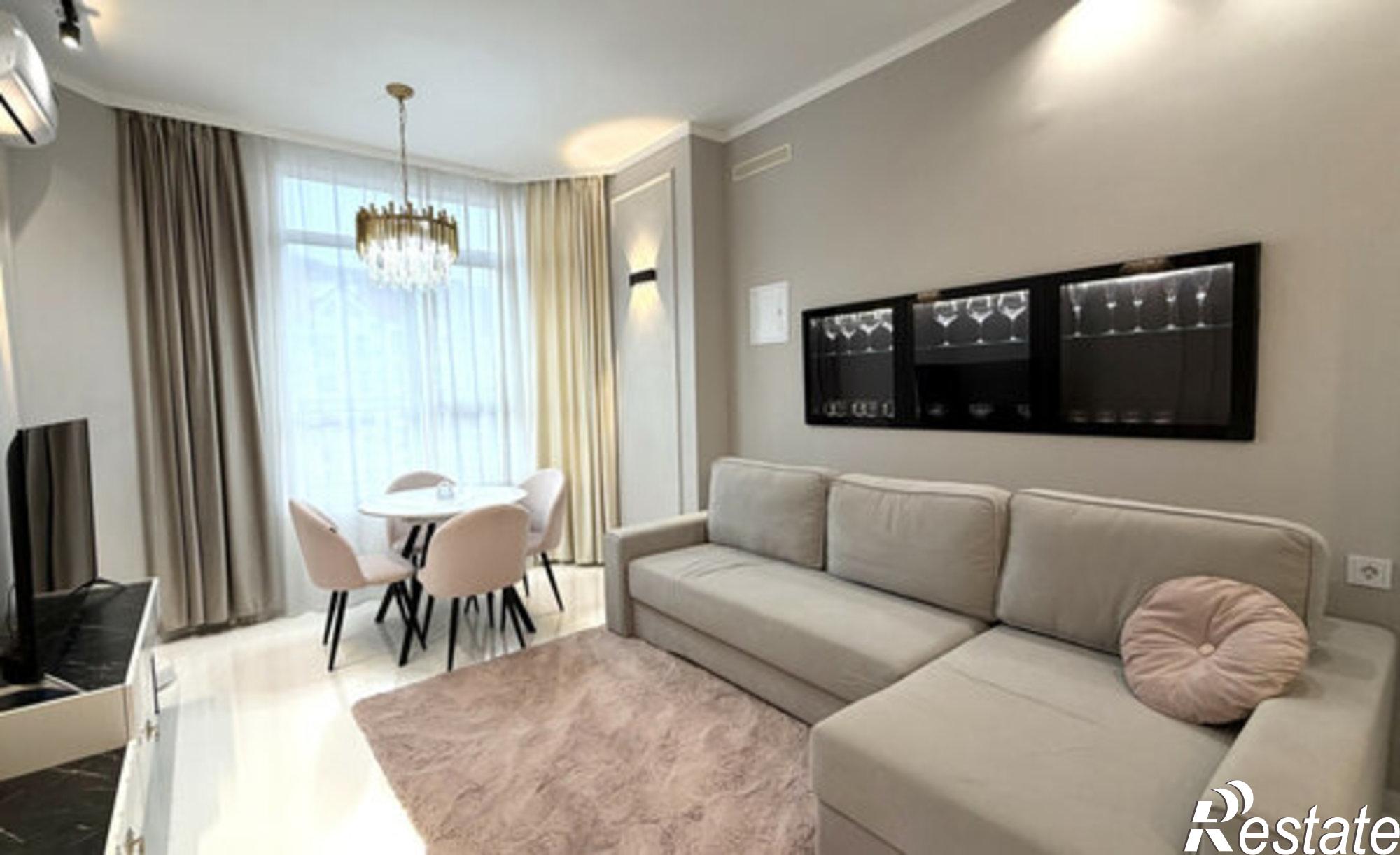 Купить квартиру за 13 000 000 рублей на Витебская улица, 12 к7