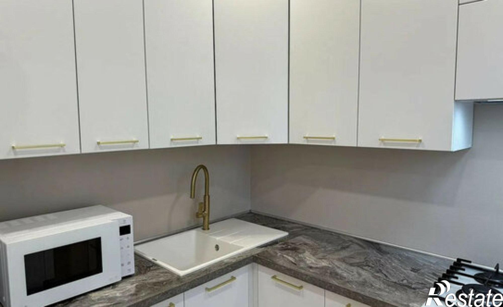 Купить квартиру за 15 500 000 рублей на Геленджикский пр-кт, 4