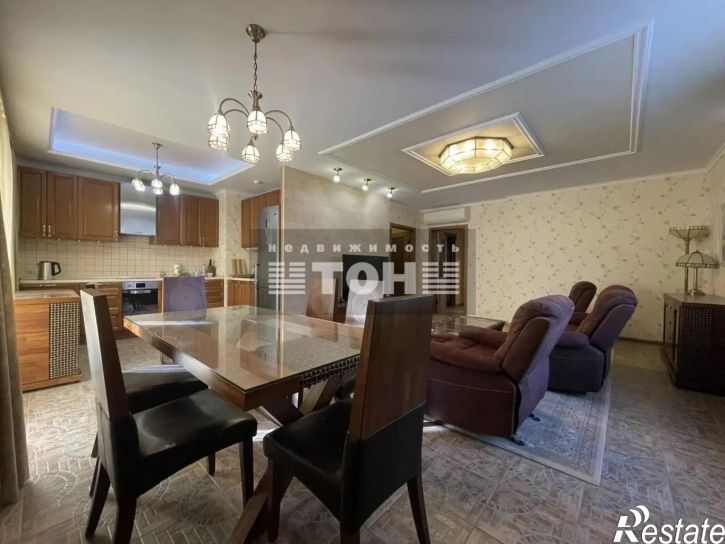 4-комн квартира ул. Революционная, д. 47, корп.3