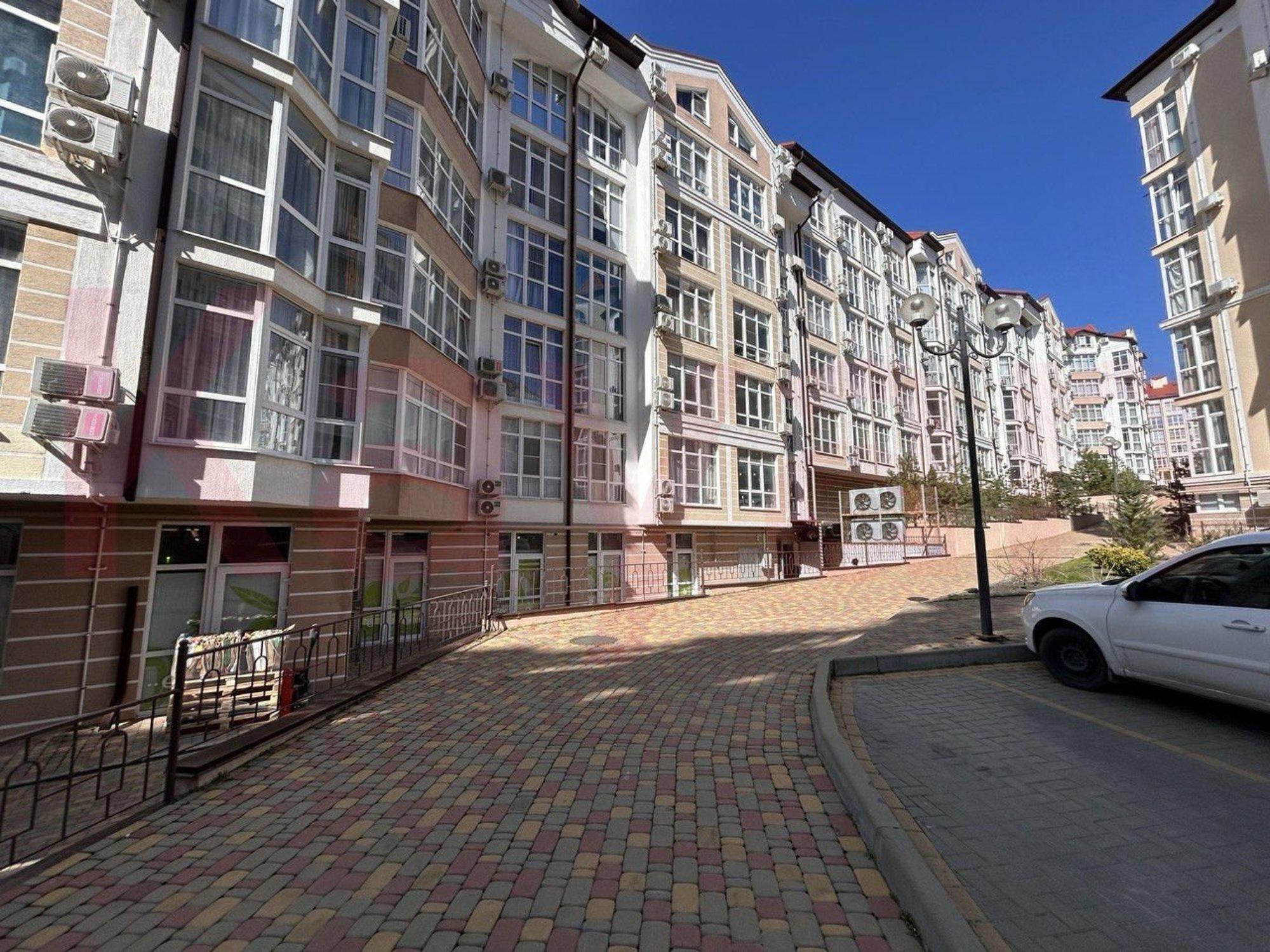 Купить торговое помещение за 90 000 000 рублей на Верхняя ул.