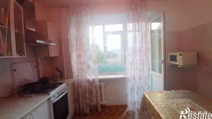 3-комн квартира ул Короленко, 6,  д. 6