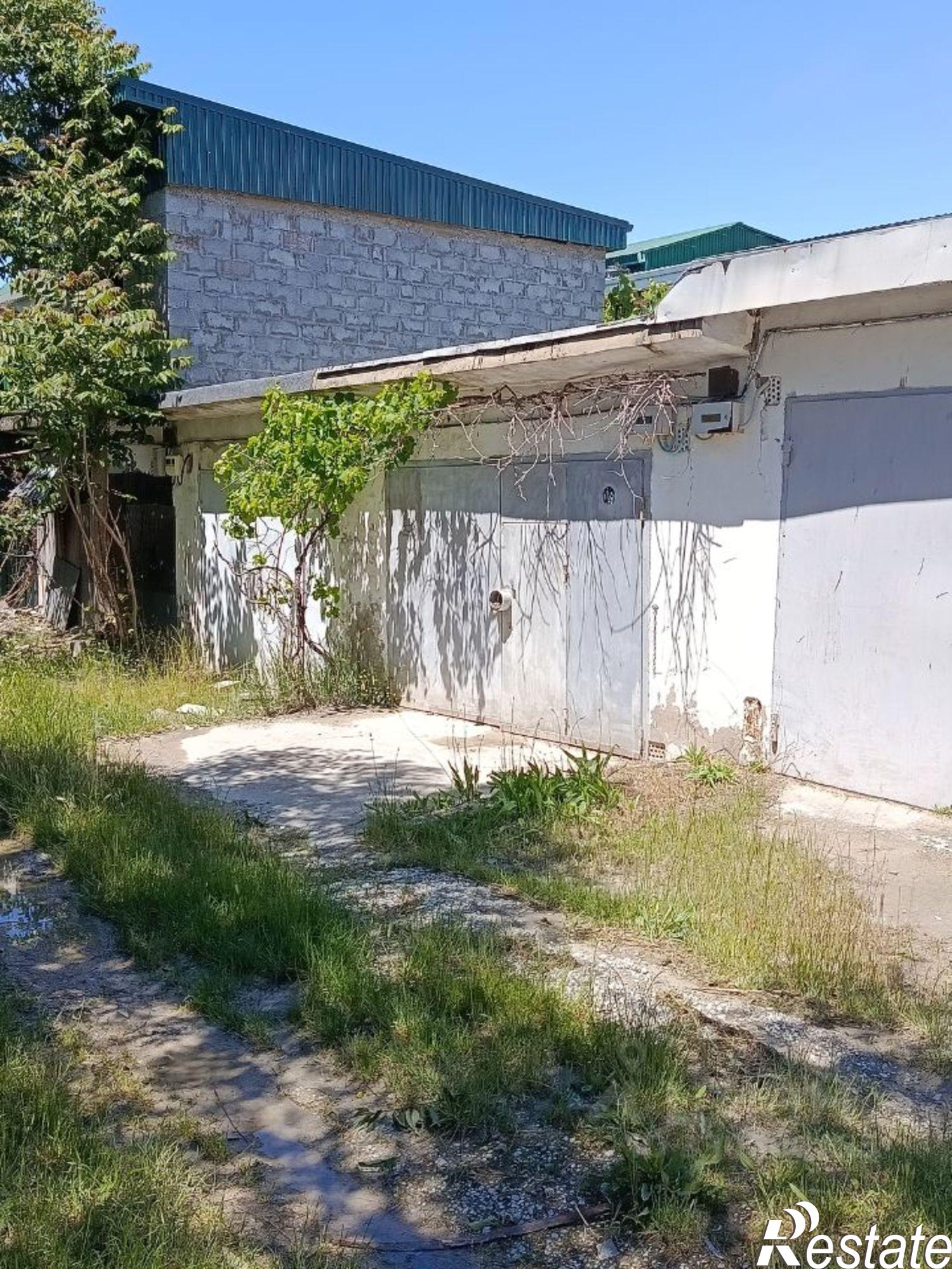 Купить гараж, место в паркинге за 2 300 010 рублей на улица Леселидзе, 8
