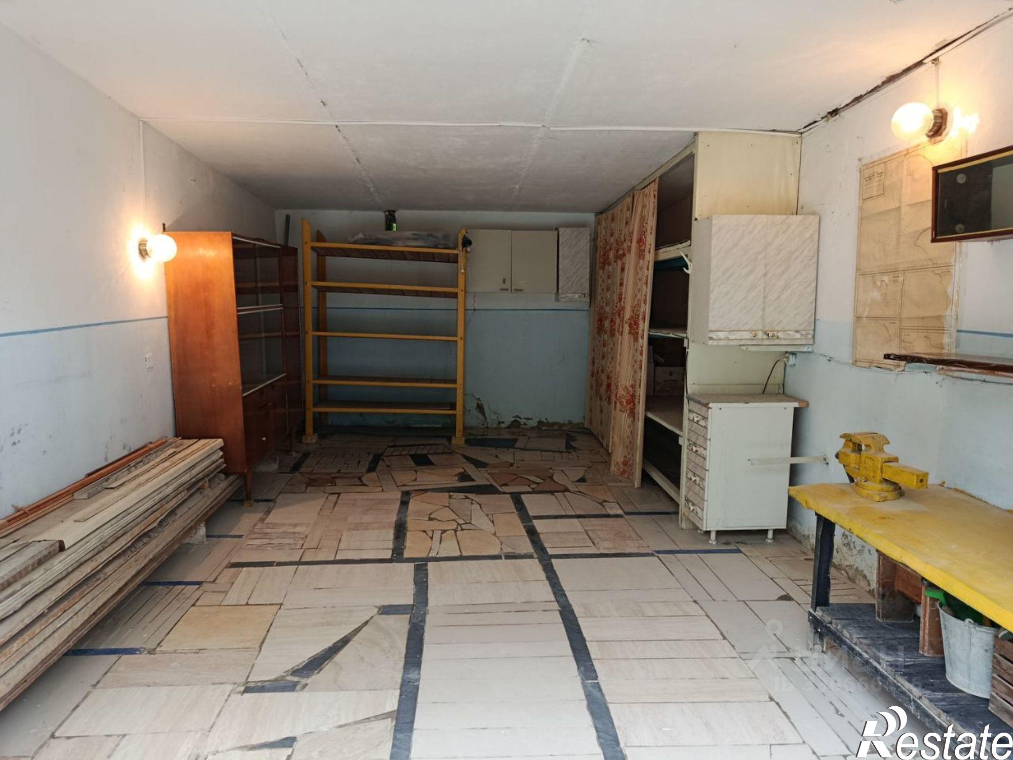 Купить гараж, место в паркинге за 2 300 010 рублей на улица Леселидзе, 8