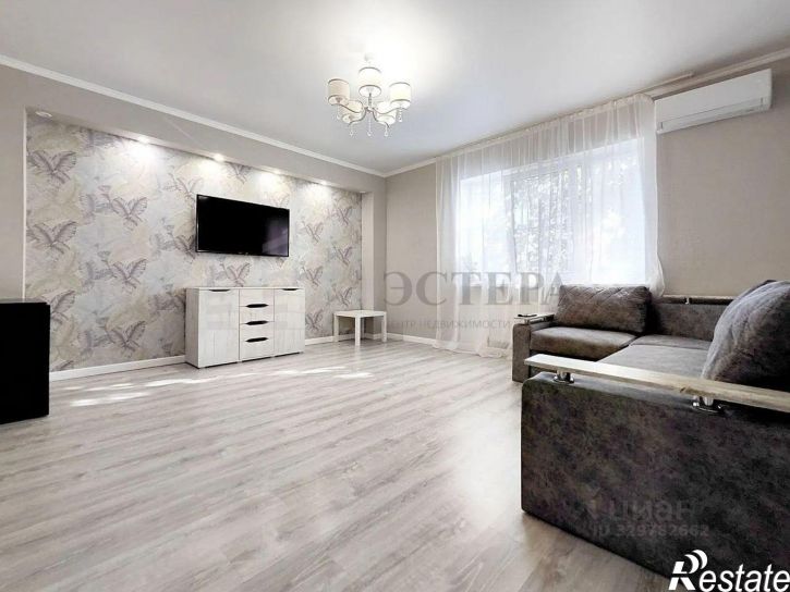 3-комн квартира улица Сурикова, 42,  д. 42