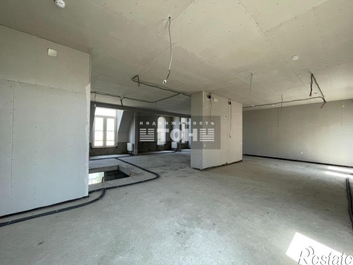 4-комн квартира ул. Революционная, д. 47