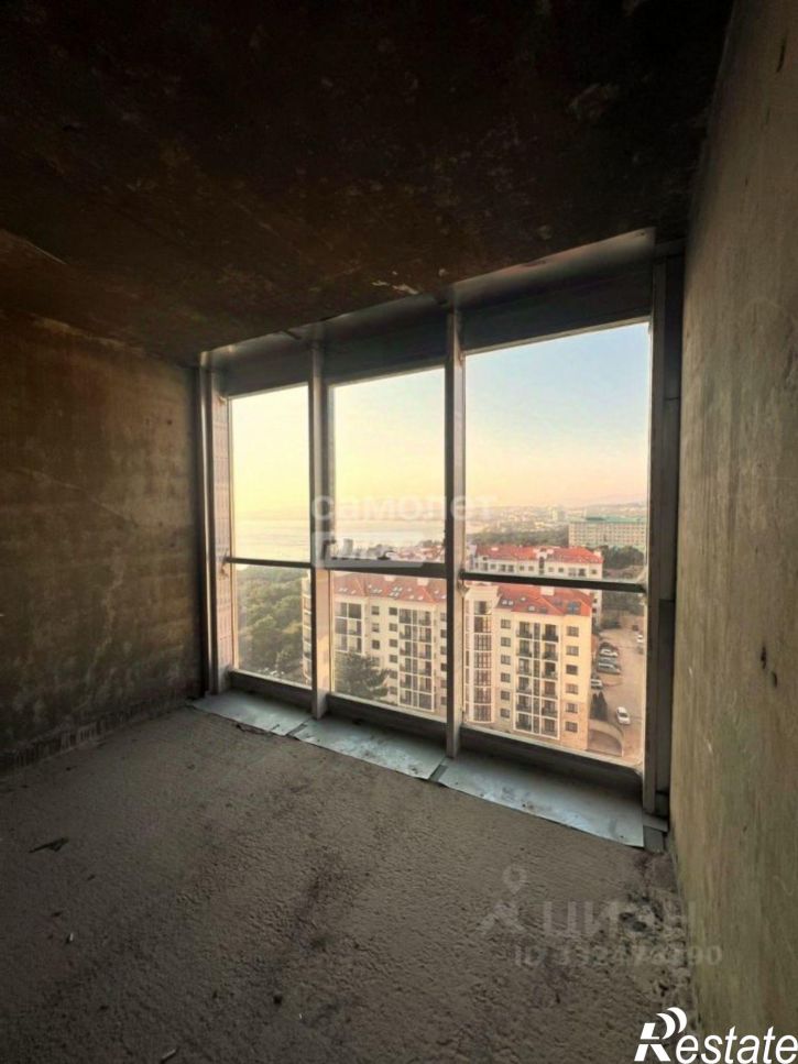 3-комн квартира ул Шмидта, 3,  д. 3