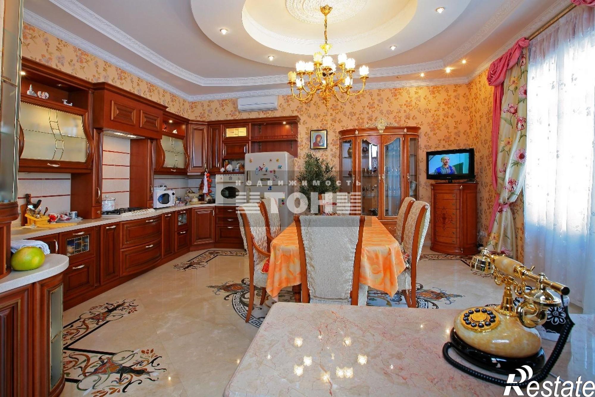 Купить дачу, дом, коттедж за 160 000 000 рублей на ул. Нахимова