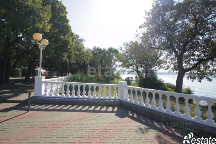1-комн квартира ул Лазурная, 10,  д. 10