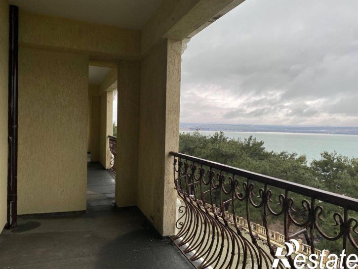 2-комн квартира Революционная улица, 47к4,  д. 47к4