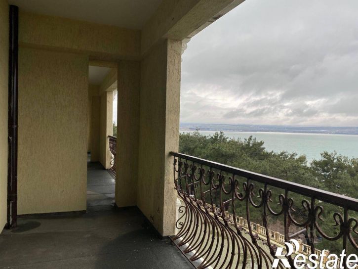 2-комн квартира Революционная улица, 47к6,  д. 47к6