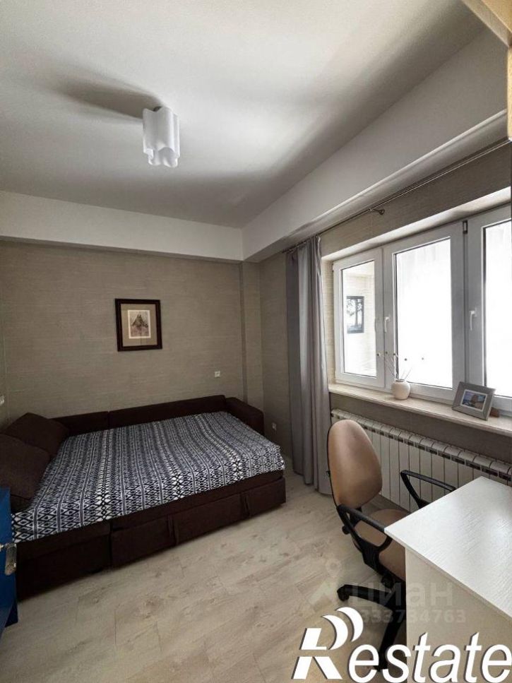 2-комн квартира Революционная улица, 47к5,  д. 47к5