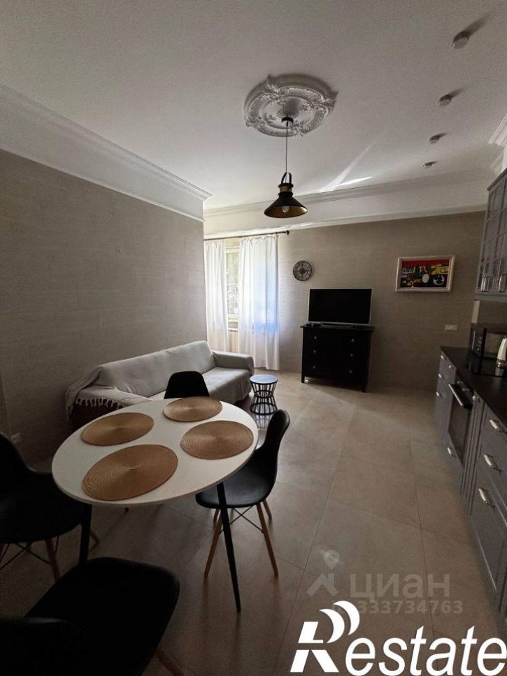 2-комн квартира Революционная улица, 47к5,  д. 47к5