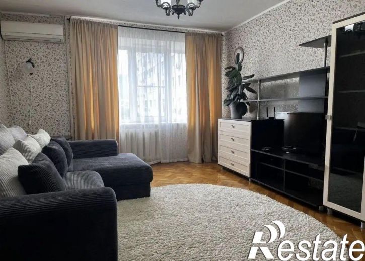 3-комн квартира улица Леселидзе, 8,  д. 8