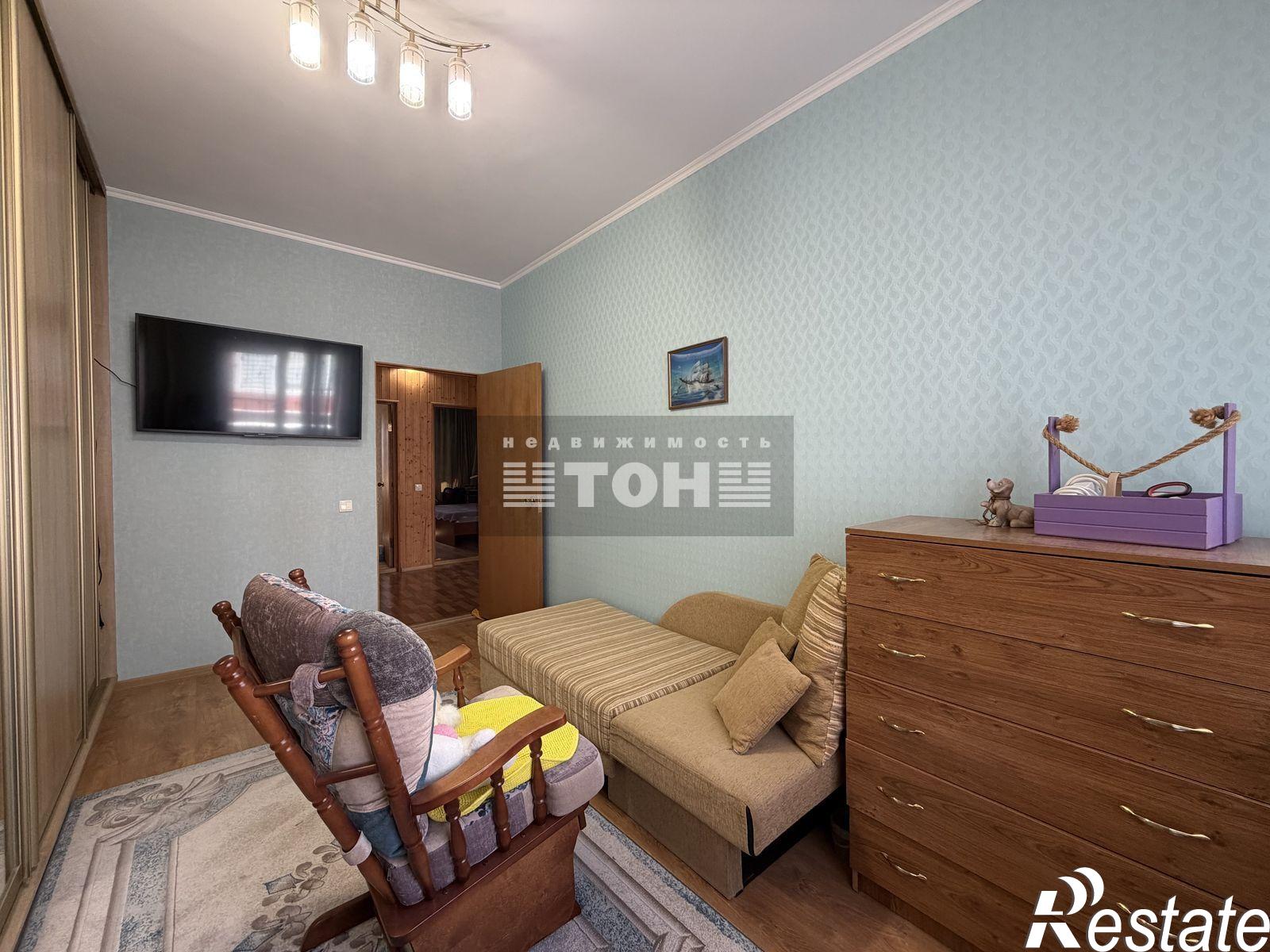 Купить дачу, дом, коттедж за 35 000 000 рублей на ул. Средняя
