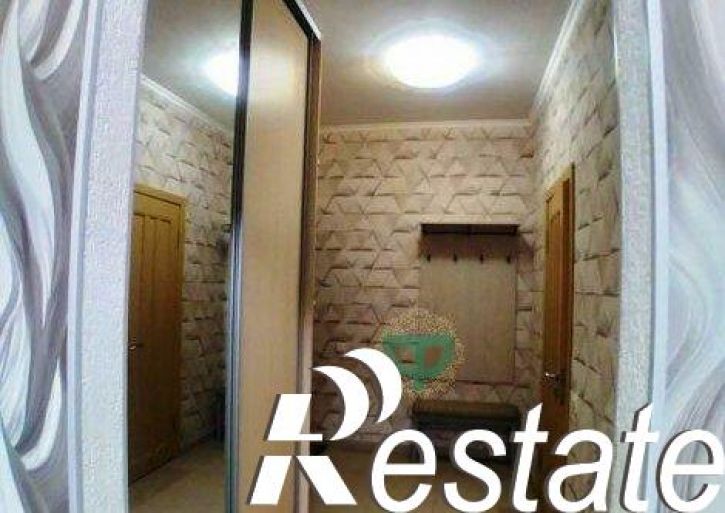 2-комн квартира улица Короленко, 28,  д. 28