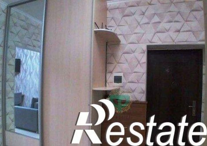 2-комн квартира улица Короленко, 28,  д. 28