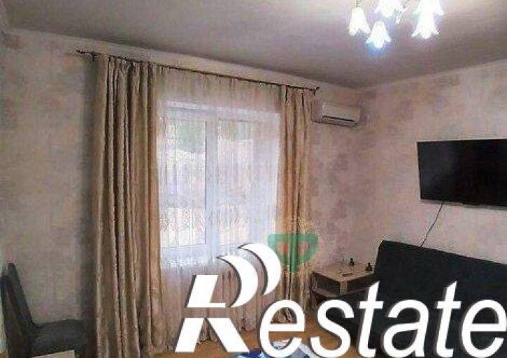 2-комн квартира улица Короленко, 28,  д. 28