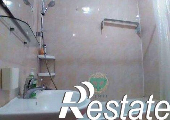 2-комн квартира улица Короленко, 28,  д. 28