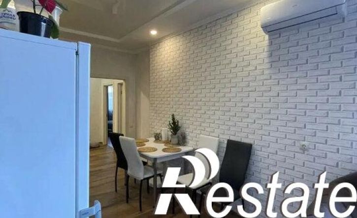 2-комн квартира улица Суворова, 27 к2,  д. 27 к2